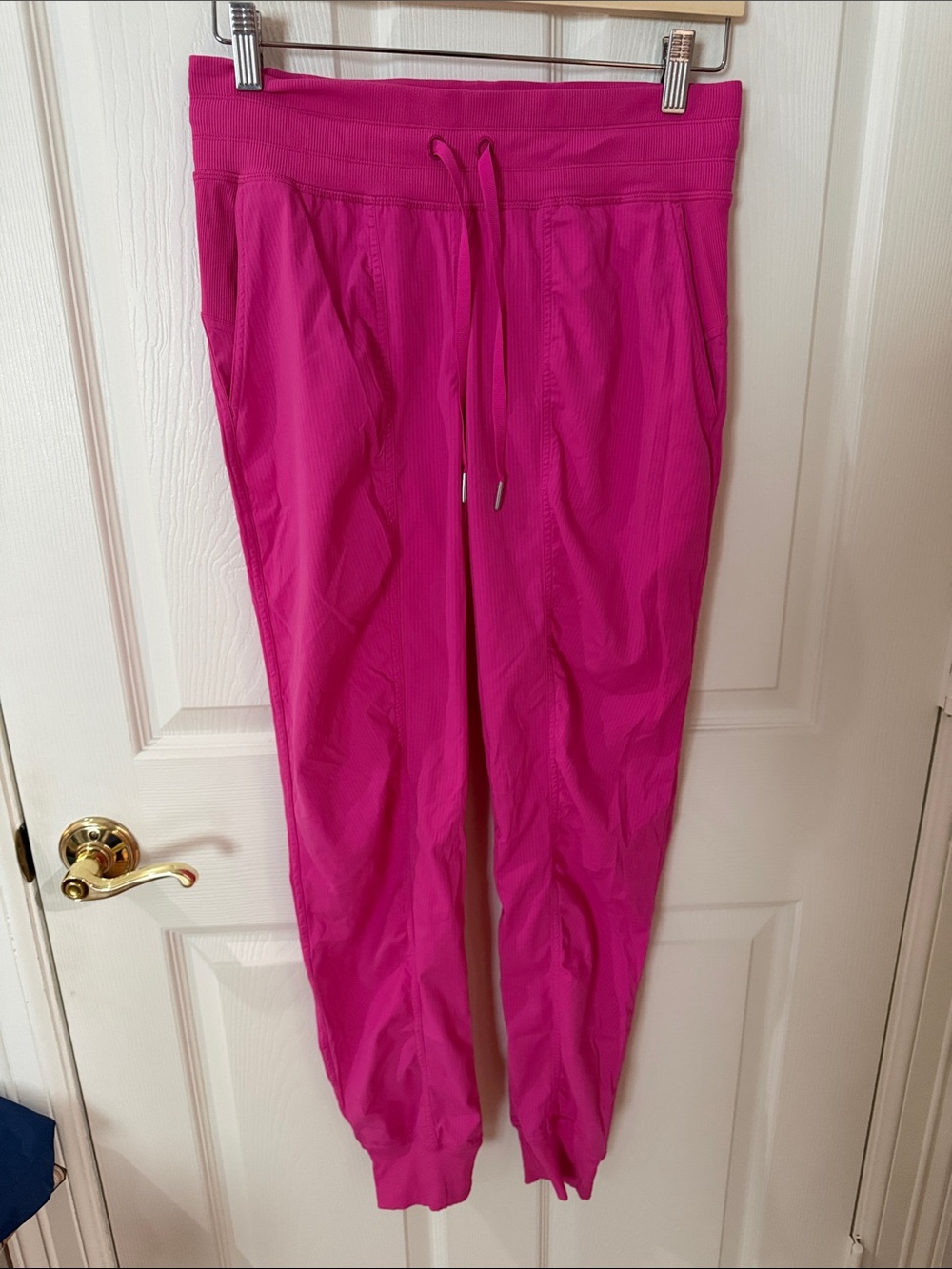 Lululemon dance studio, hot pink jogger size 6